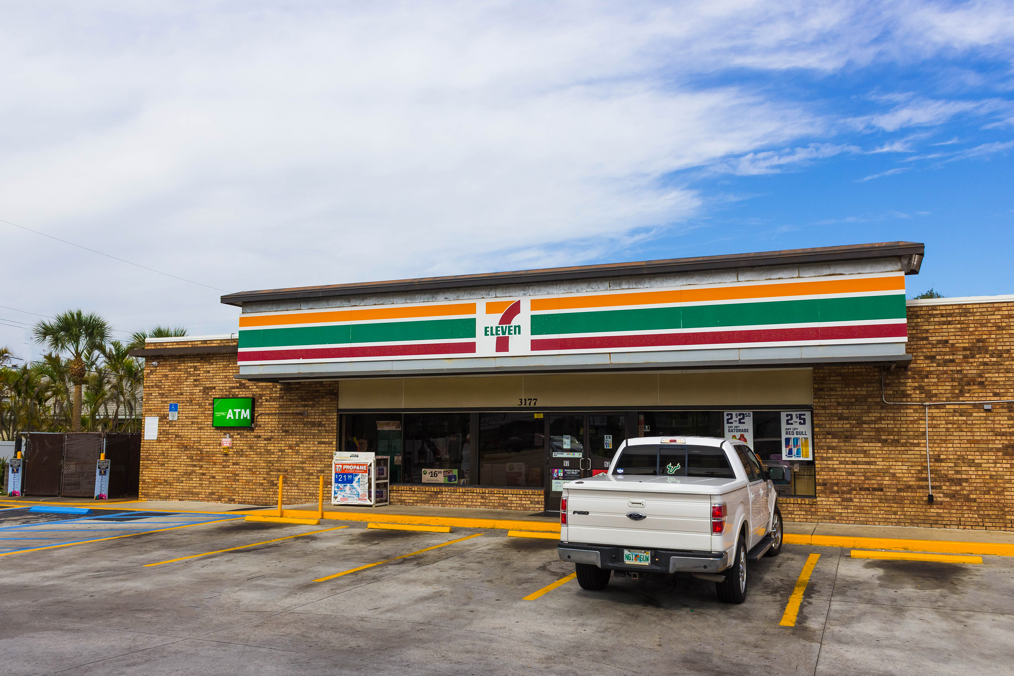 7-eleven lease investment